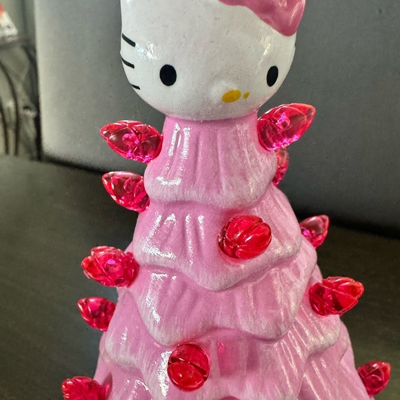 Hello Kitty Light up Tree - Picture 2 of 8